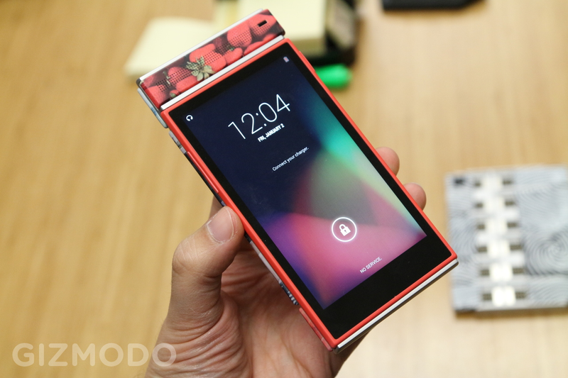 Illustration for article titled Project Ara Hands-On: Google's Modular Smartphone Sure Is Modular